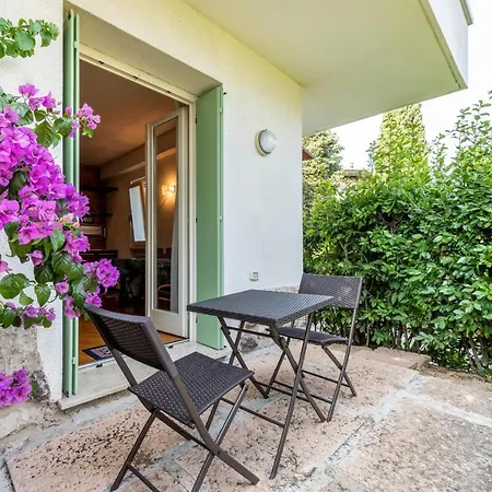 Clara's Apart And Park Gardone Riviera